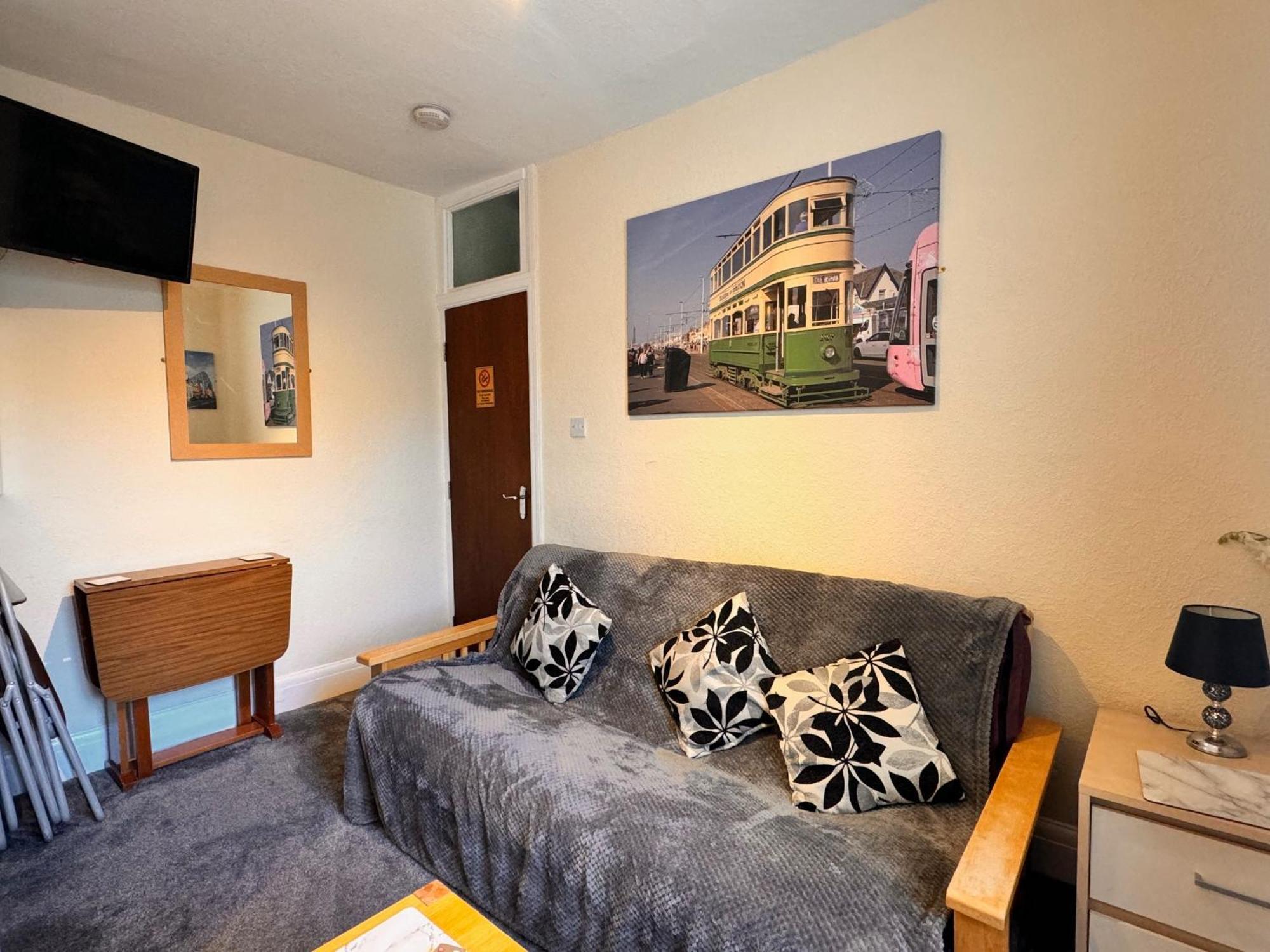 Fairhaven Holiday Flats แบล็คพูล ภายนอก รูปภาพ